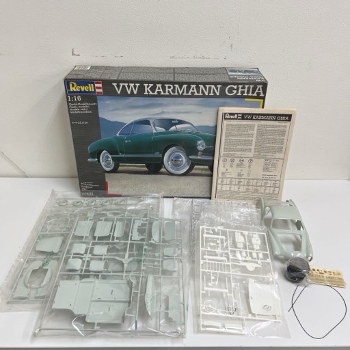 レベル フォルクスワーゲン カルマンギア プラモデル 1/16 未組立